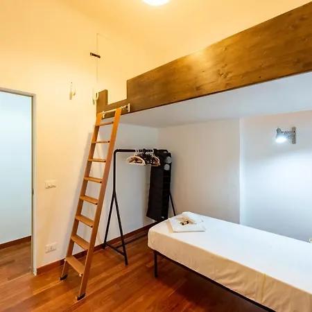 Appartamento Joivy Fantastic House With Garden Genova
